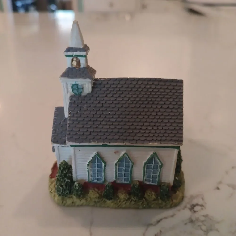 1996 Liberty Falls Village Americana Collection Pioneer's Church AH108